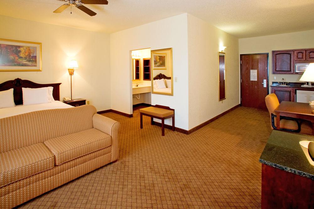 Holiday Inn Express Hotel And Suites Weslaco By Ihg Exterior foto