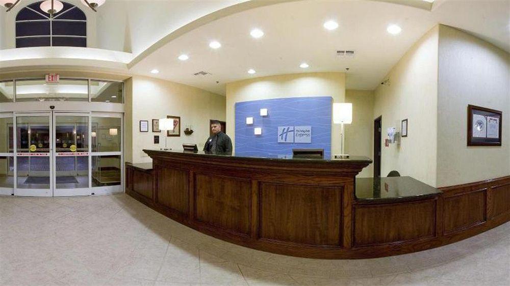 Holiday Inn Express Hotel And Suites Weslaco By Ihg Exterior foto