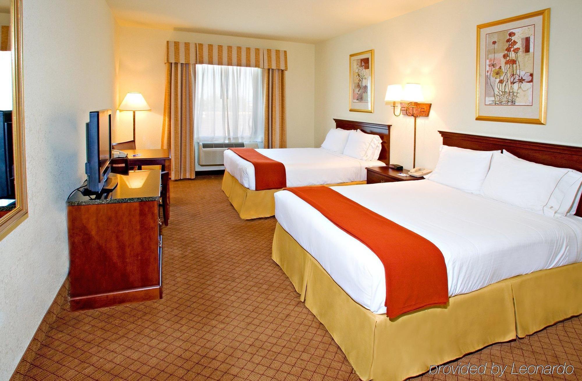 Holiday Inn Express Hotel And Suites Weslaco By Ihg Quarto foto