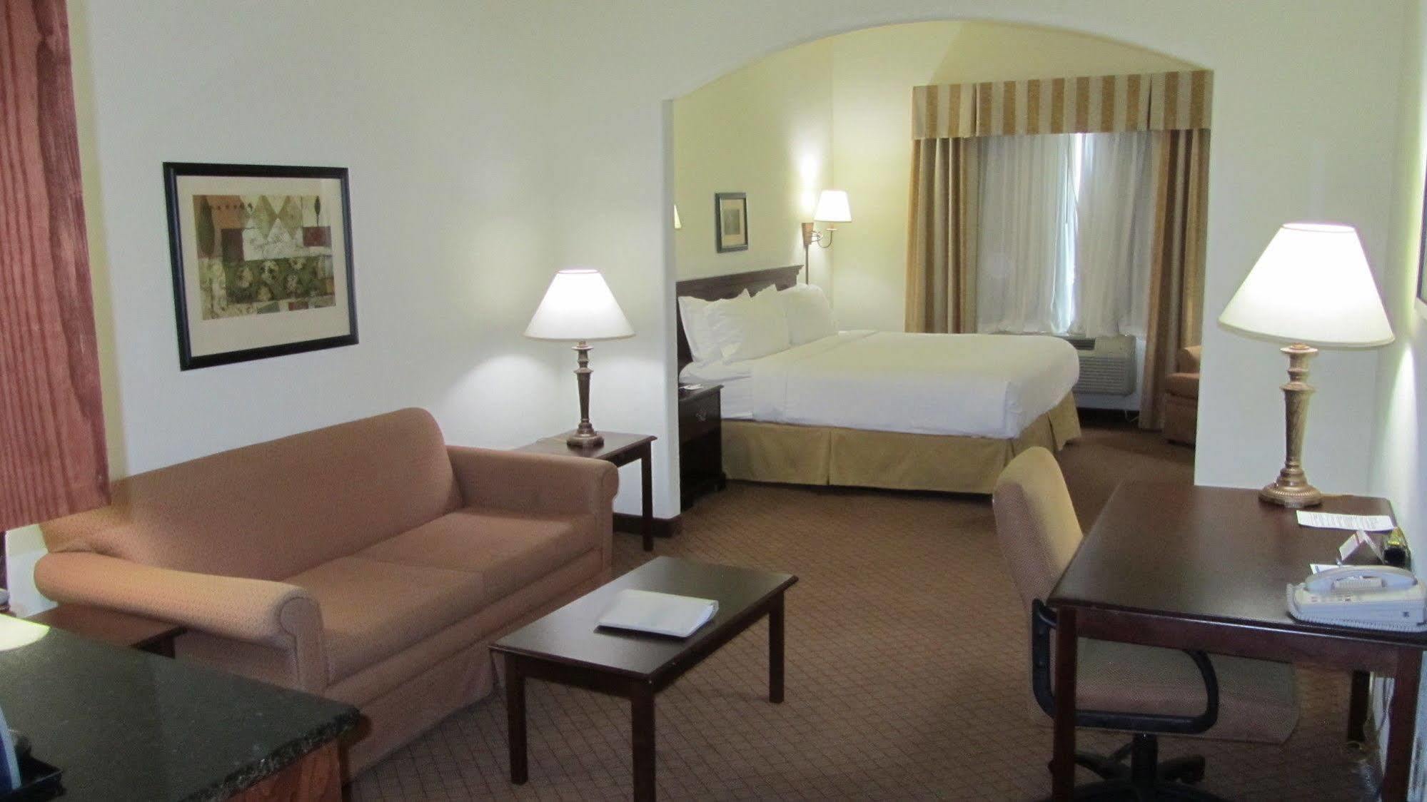 Holiday Inn Express Hotel And Suites Weslaco By Ihg Exterior foto