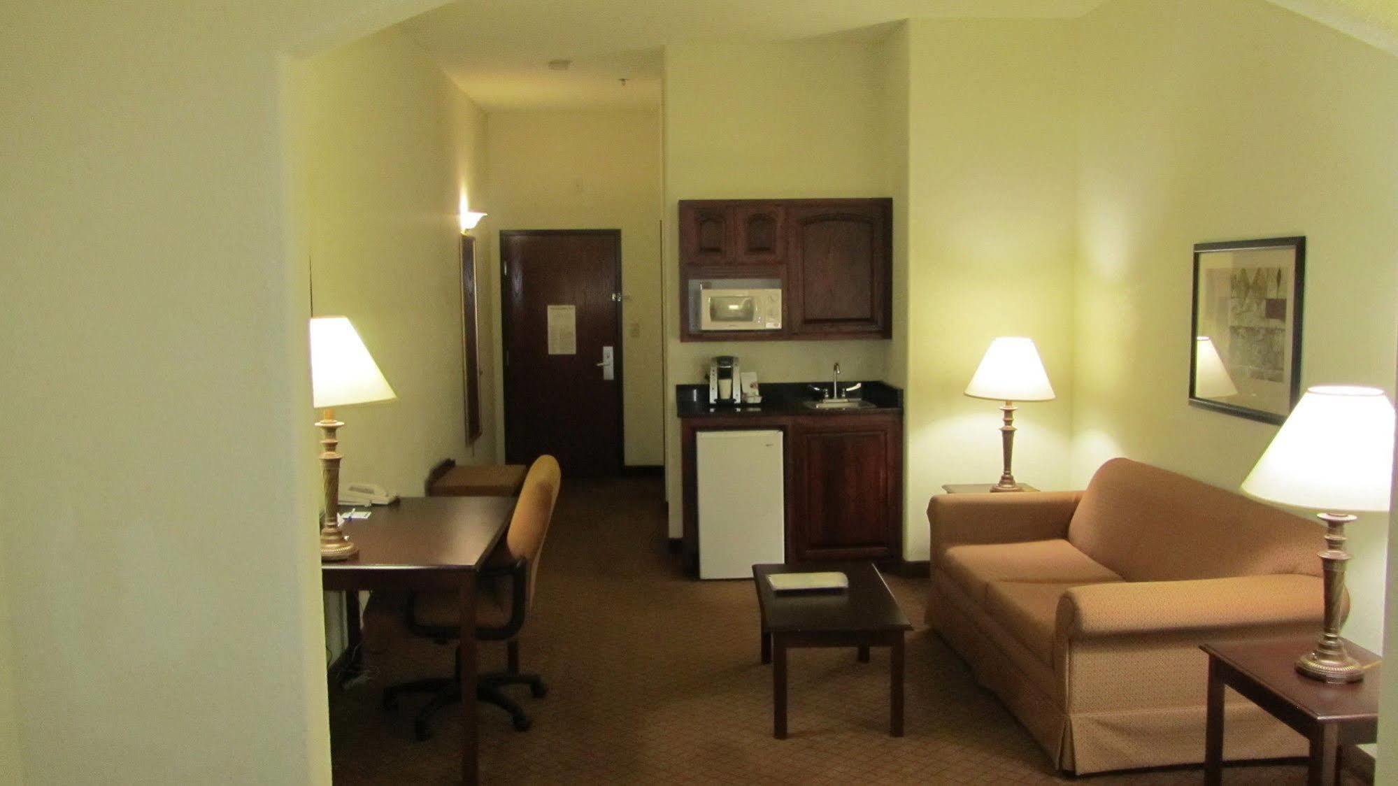 Holiday Inn Express Hotel And Suites Weslaco By Ihg Exterior foto
