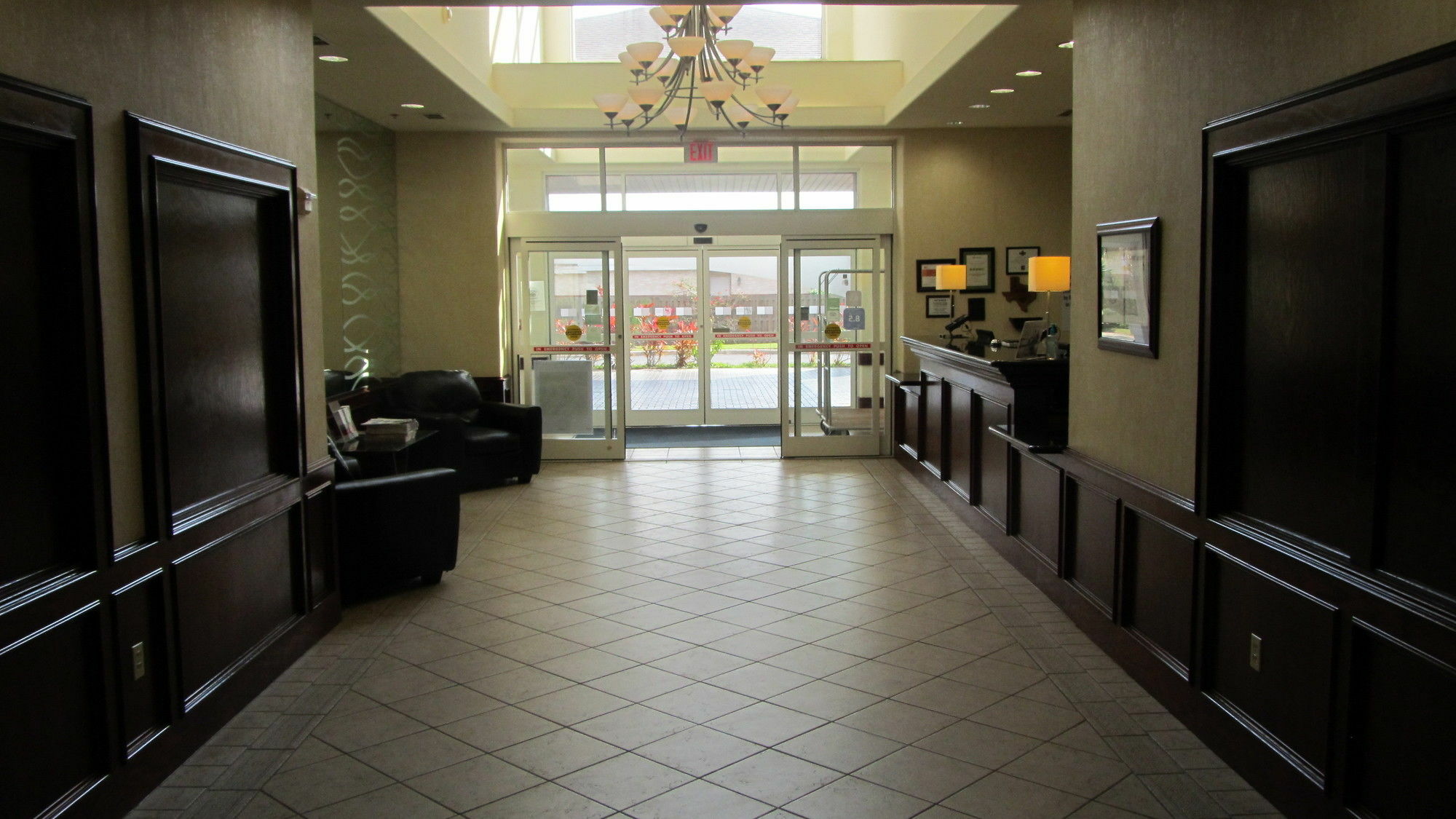 Holiday Inn Express Hotel And Suites Weslaco By Ihg Exterior foto