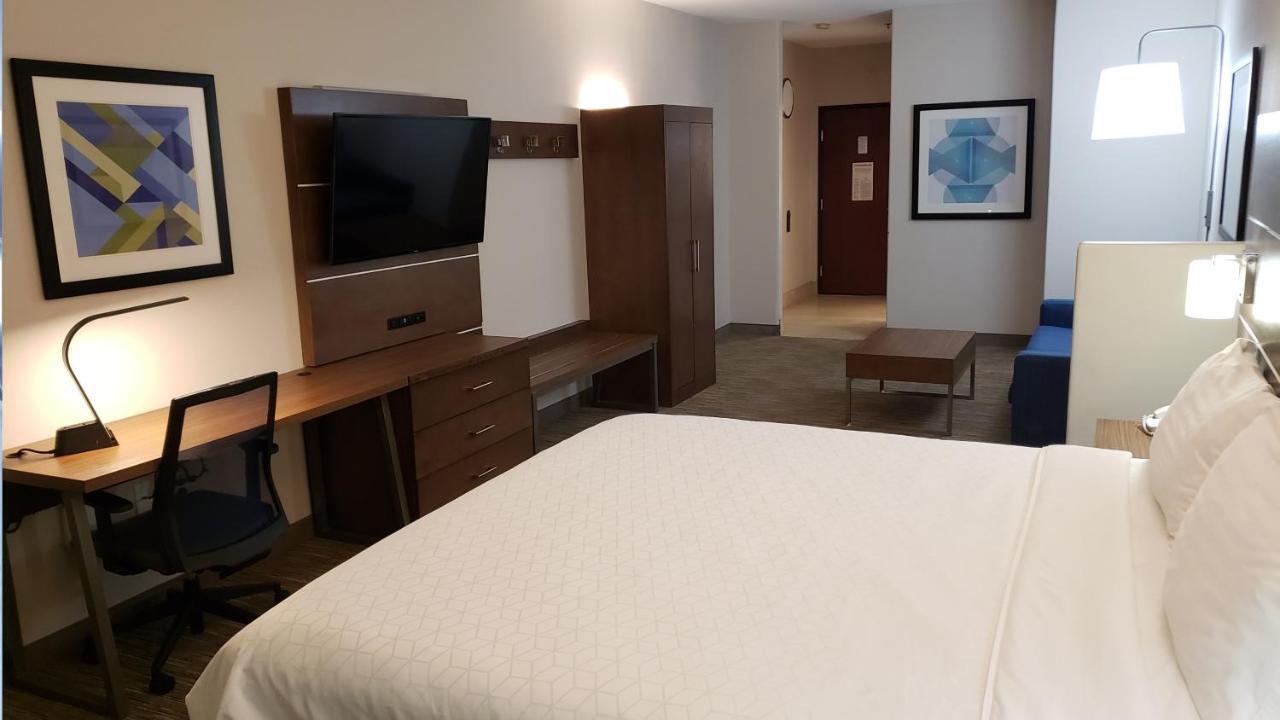 Holiday Inn Express Hotel And Suites Weslaco By Ihg Exterior foto