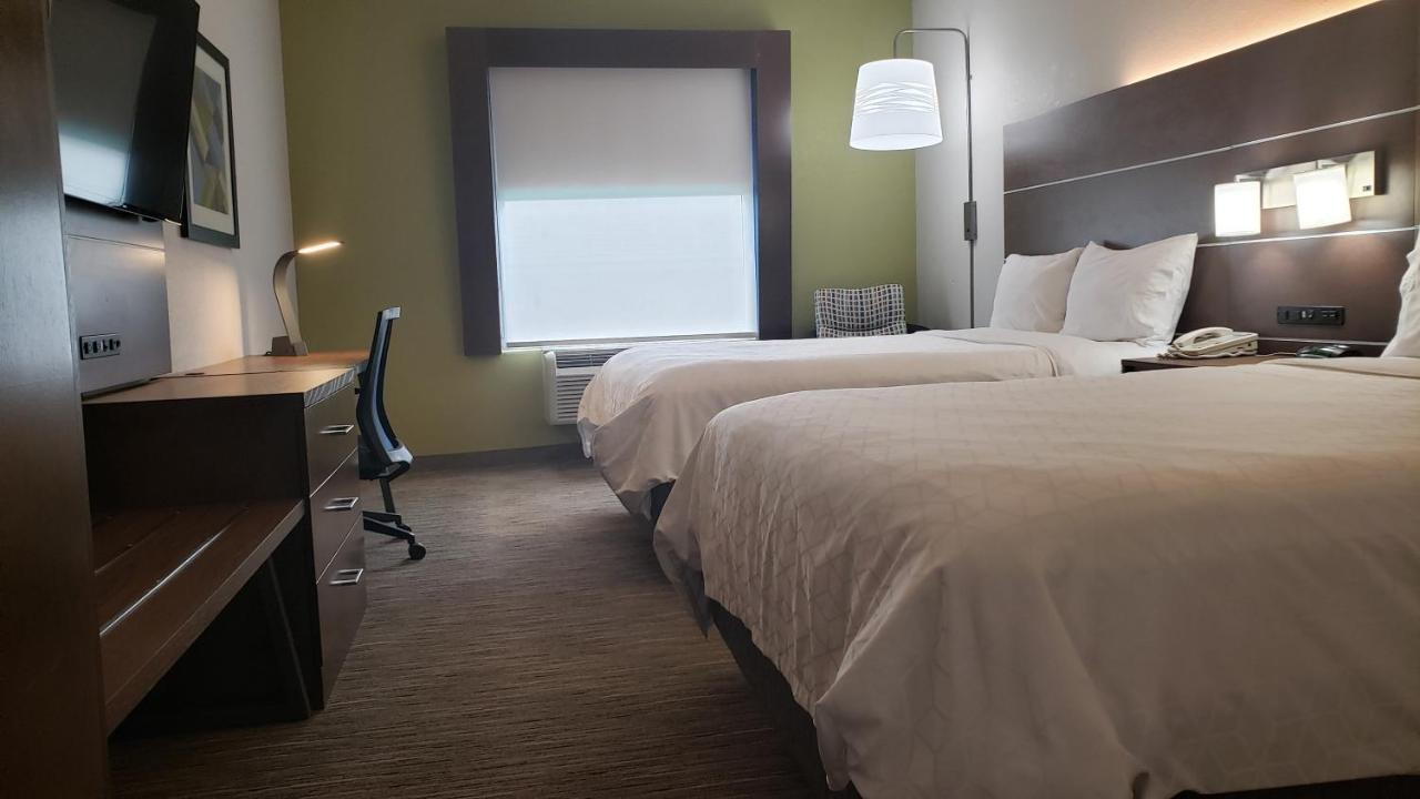 Holiday Inn Express Hotel And Suites Weslaco By Ihg Exterior foto