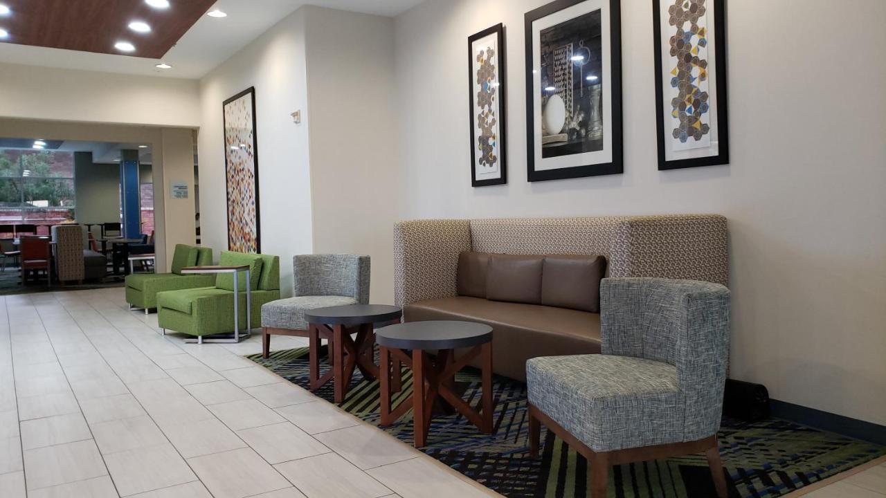 Holiday Inn Express Hotel And Suites Weslaco By Ihg Exterior foto