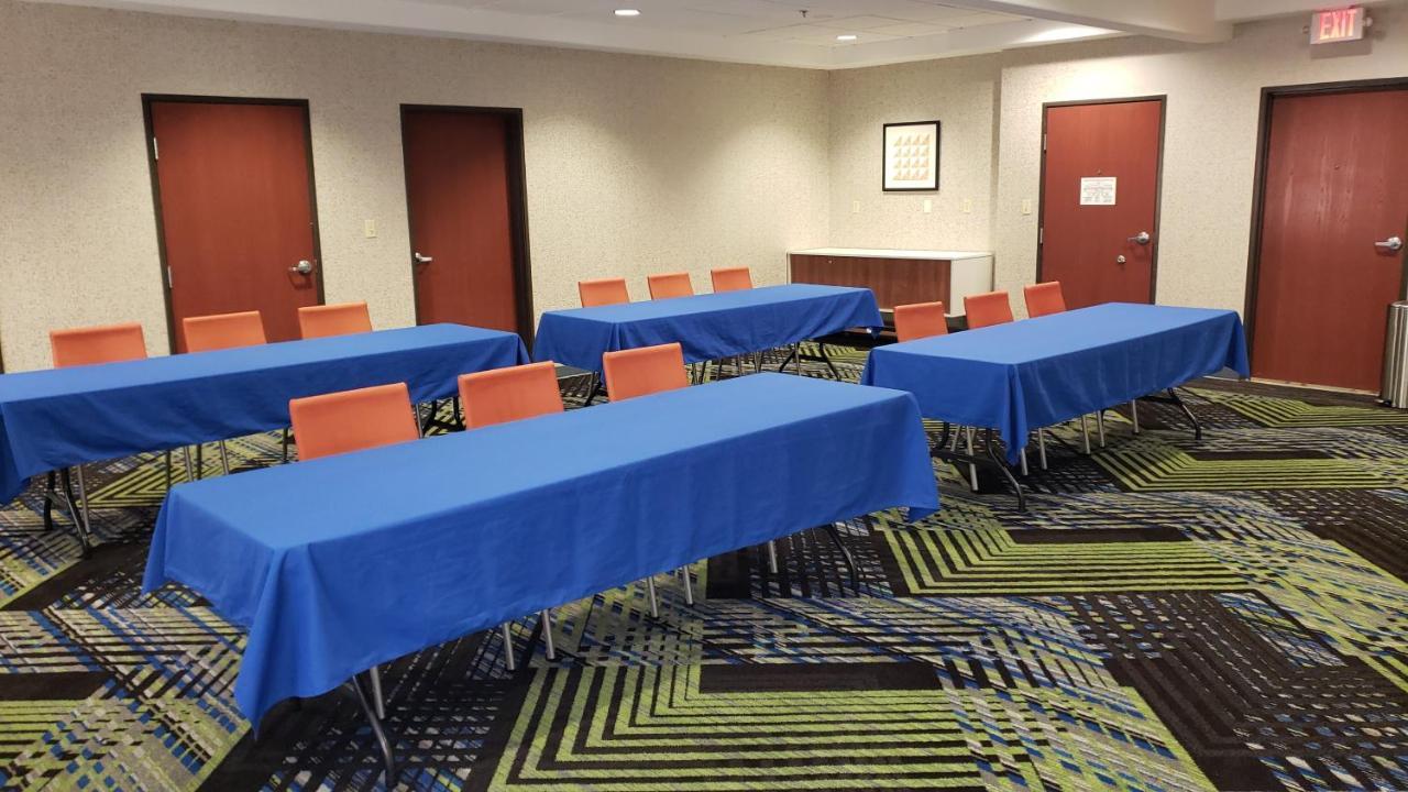 Holiday Inn Express Hotel And Suites Weslaco By Ihg Exterior foto